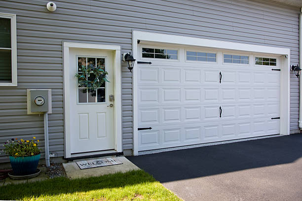 24/7 Emergency Garage Door Panel Replacement experts in Carnation, WA